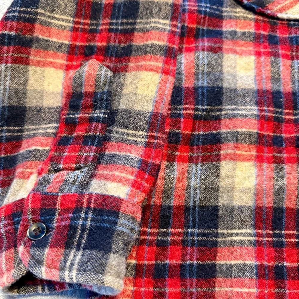 Vintage Pendleton Men’s Shirt XL Red/Blue/Gray Pure Virgin Wool 70s Made‎ In USA